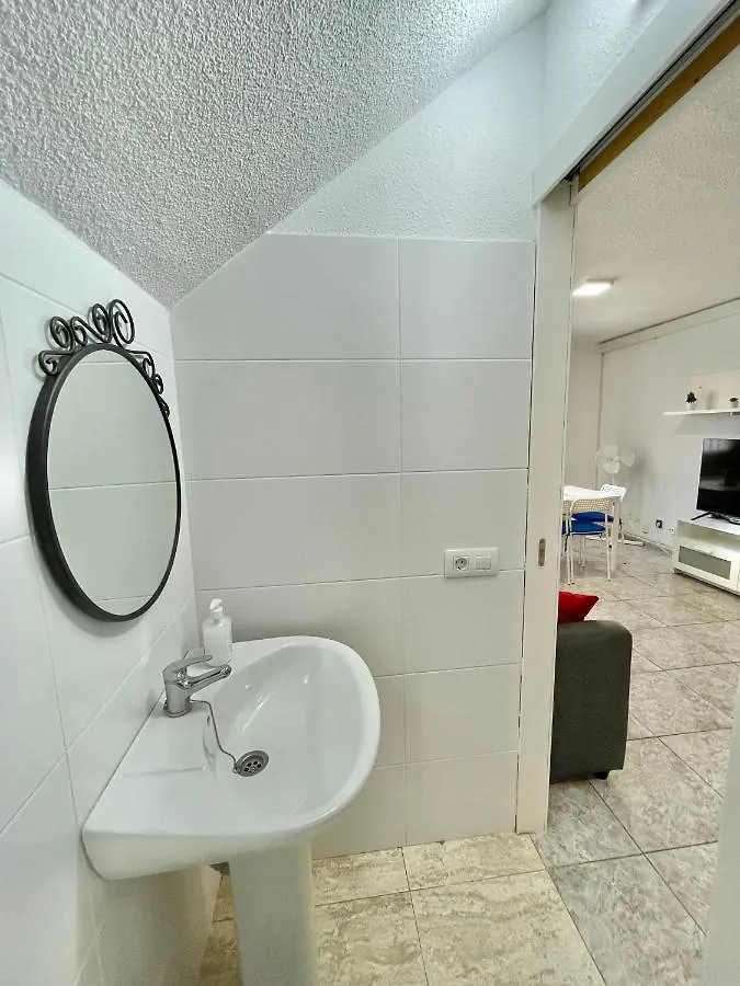 Relax Beach House Puerto de Santiago  İspanya