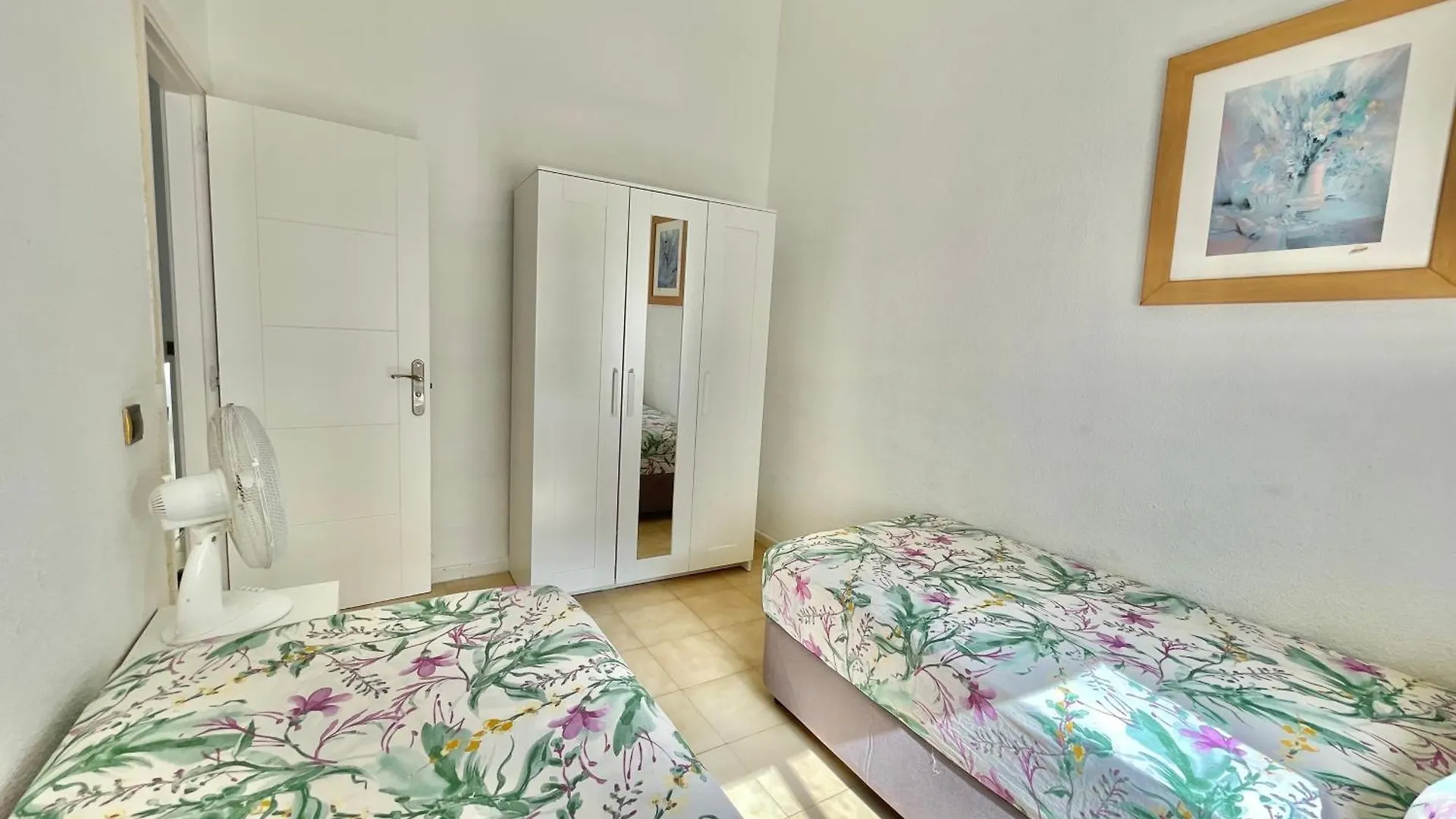 Relax Beach House Puerto de Santiago  İspanya